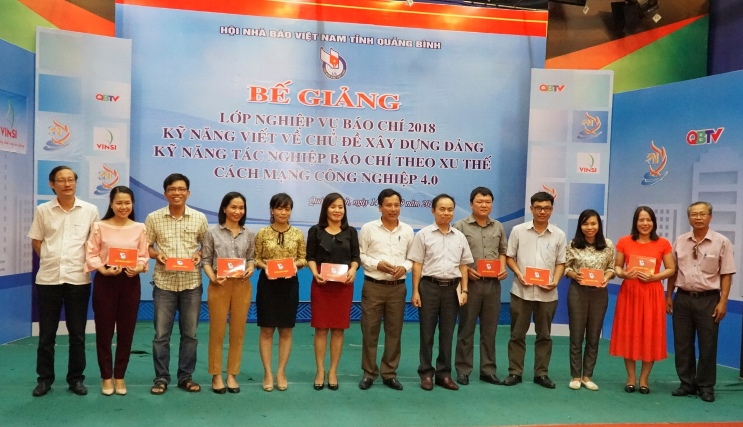 Nâng cao kỹ năng viết, biên tập tin, bài về chủ đề xây dựng Đảng