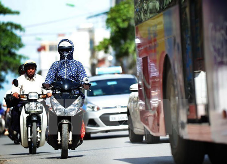 Nhiệt độ tăng cao tại Bắc Bộ, Bắc Trung Bộ, có nơi lên tới 34 độ C