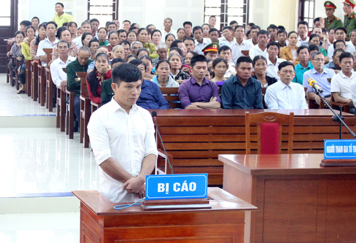 Cán bộ địa chính-xây dựng xã Hoàn Trạch nhận tội, lĩnh án 18 năm tù giam