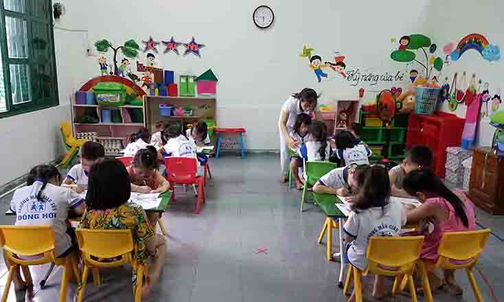 Giáo dục mầm non ngoài công lập: Nhiều lợi ích, lắm bất cập