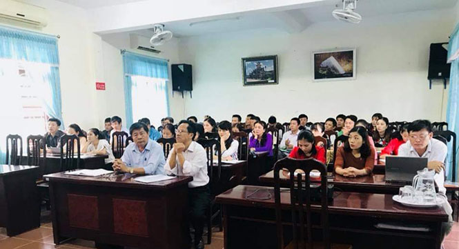 Minh Hóa: Cập nhật kiến thức tiêm chủng mở rộng cho cán bộ y tế cơ sở