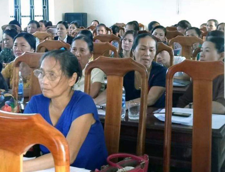 Tập huấn kiến thức về an toàn thực phẩm cho hội viên phụ nữ