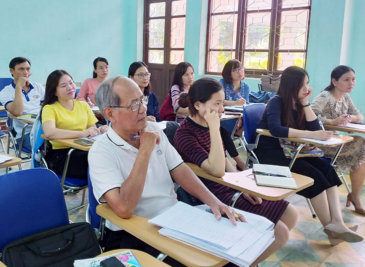 Sinh viên tuổi 'xưa nay hiếm'