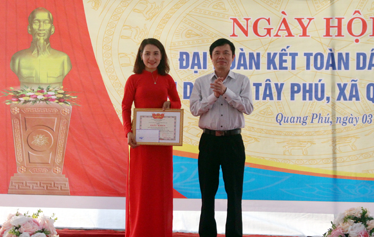 Nữ cán bộ Mặt trận năng động