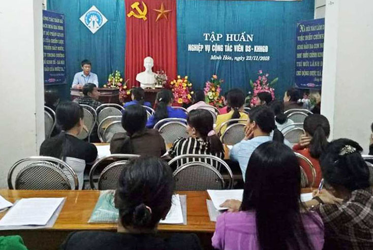 Minh Hóa: Tập huấn nghiệp vụ cho cộng tác viên dân số