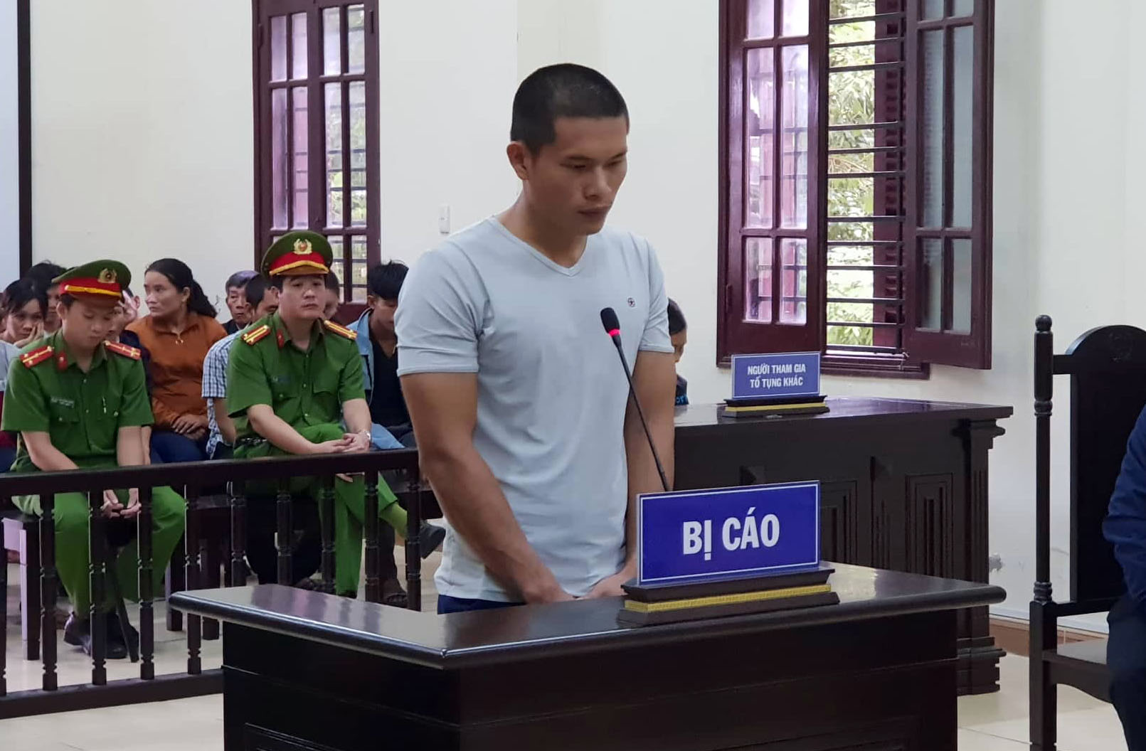 18 năm tù cho đối tượng đâm chết bạn