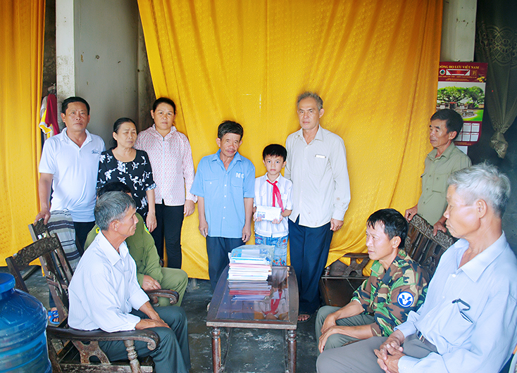 Hoàn cảnh thương tâm của hai đứa trẻ mồ côi
