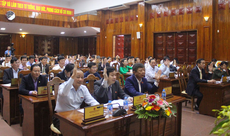 Thông qua các nghị quyết và bế mạc kỳ họp