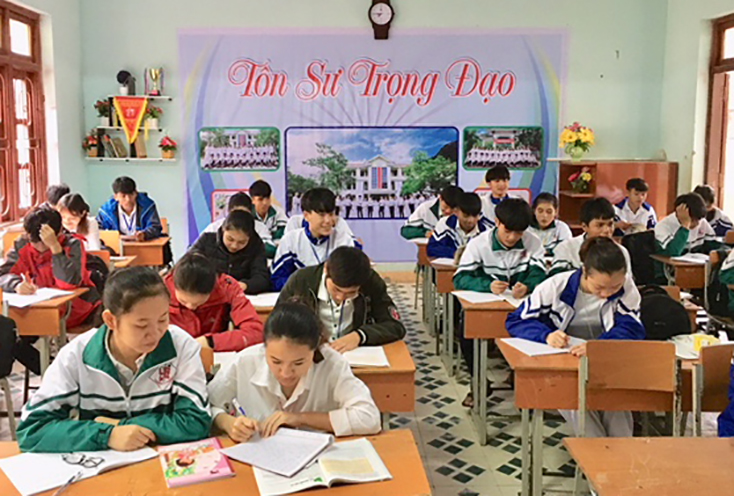 Nỗ lực 'trồng người' trên vùng cao biên giới