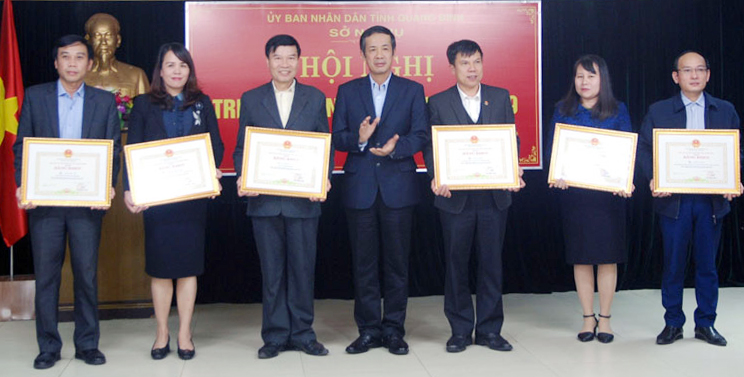 Đẩy mạnh tinh giản biên chế, sắp xếp đội ngũ cán bộ, công chức, viên chức