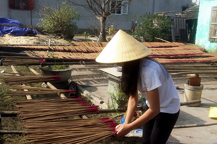 Làng hương vào vụ Tết