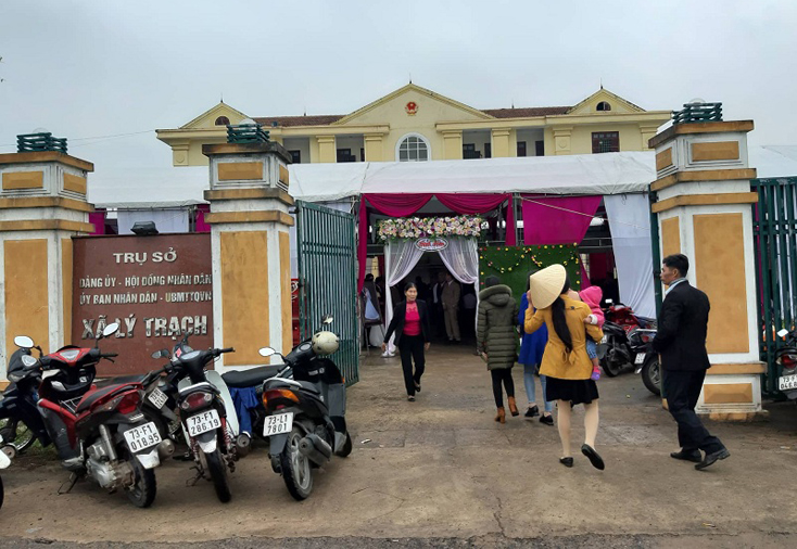 Tạm đình chỉ công tác đối với Chủ tịch UBND xã Lý Trạch