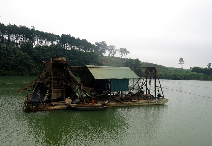 Nỗi lo sạt lở đôi bờ sông Kiến Giang