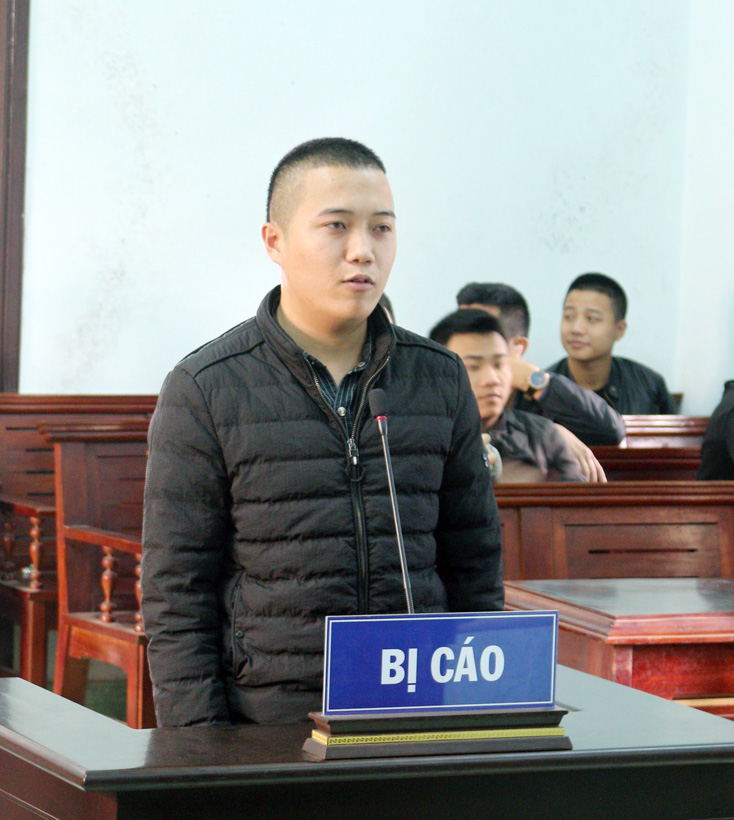 6 tháng tù cho đối tượng bắn súng điện để đòi nợ