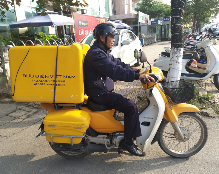 Sôi động "chợ" online