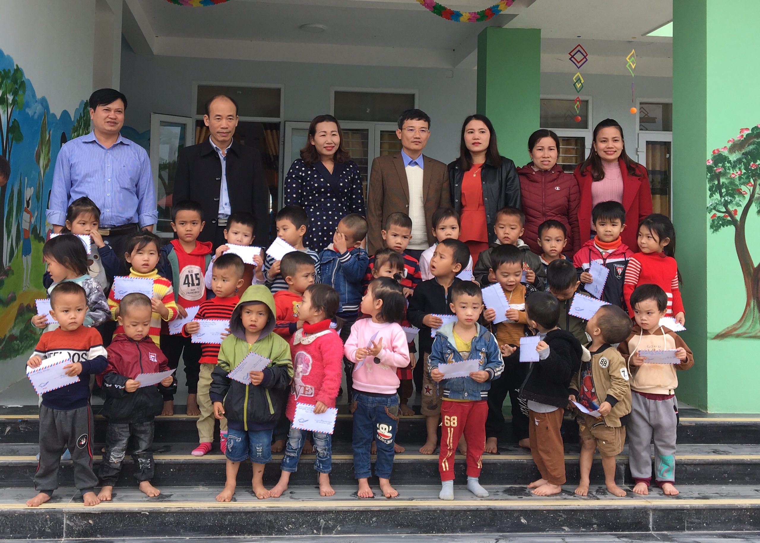 Chung tay mang Tết đến các hoàn cảnh khó khăn