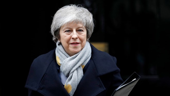 Quốc hội Anh ủng hộ Thủ tướng Theresa May đàm phán lại với EU