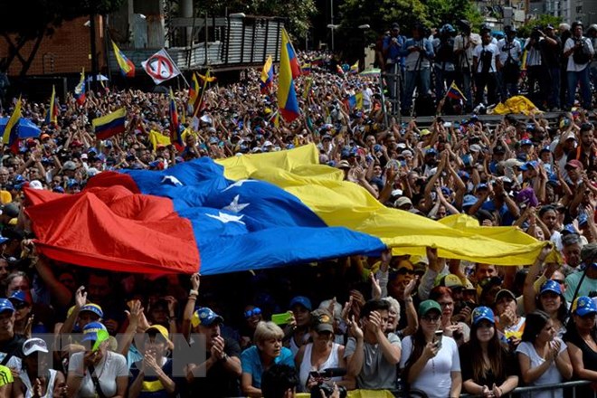 Colombia cấm nhập cảnh đối với Tổng thống Venezuela và hơn 200 cộng sự