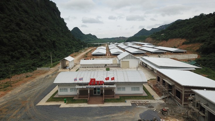 Nặng tình với quê hương