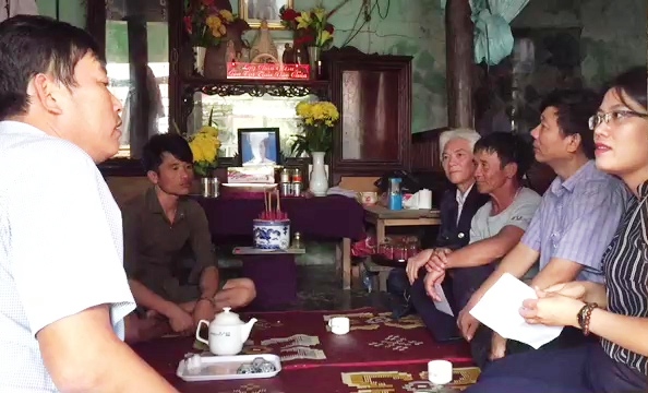 Thăm, hỗ trợ gia đình ngư dân mất tích trên biển