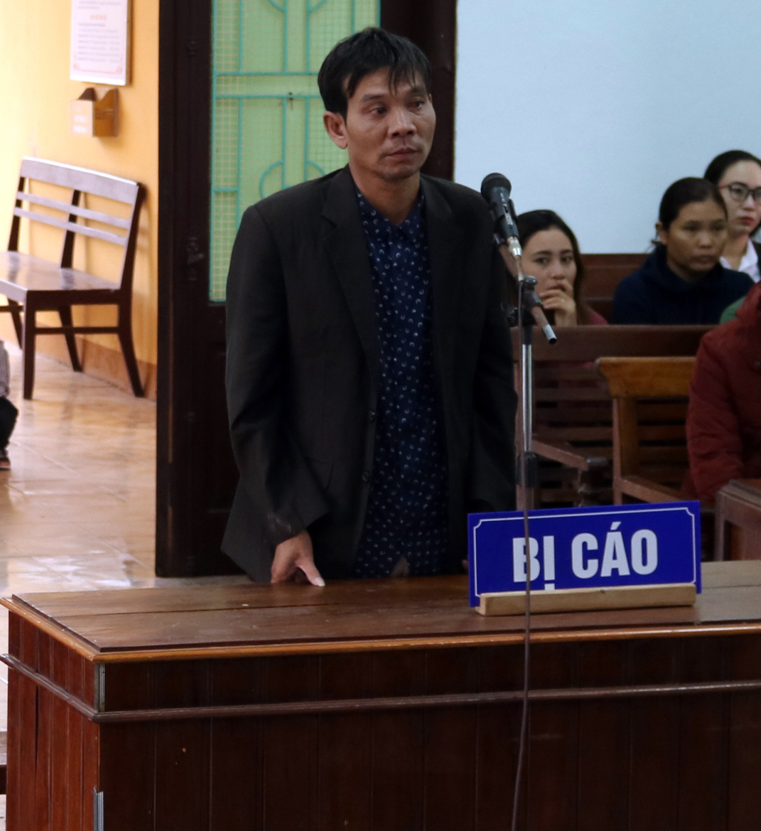 Hoãn phiên tòa xét xử công chức địa chính xã Phúc Trạch chiếm đoạt tài sản