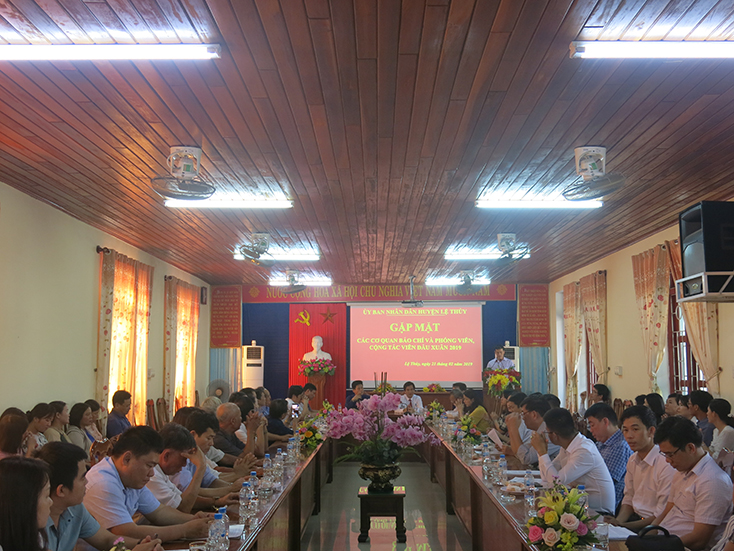 Lệ Thủy: Gặp mặt báo chí đầu xuân 2019