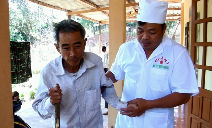 Người thầy thuốc mang quân hàm xanh