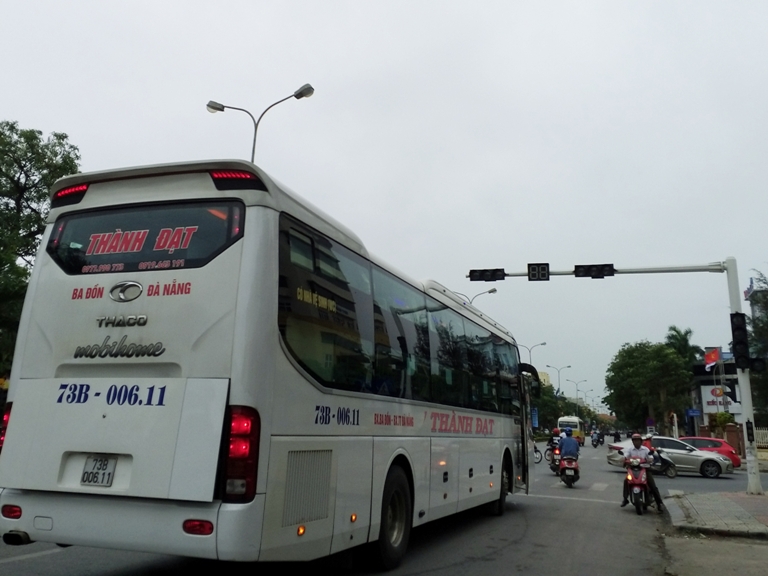 Đèn giao thông dừng hoạt động, tiềm ẩn nguy cơ tai nạn giao thông