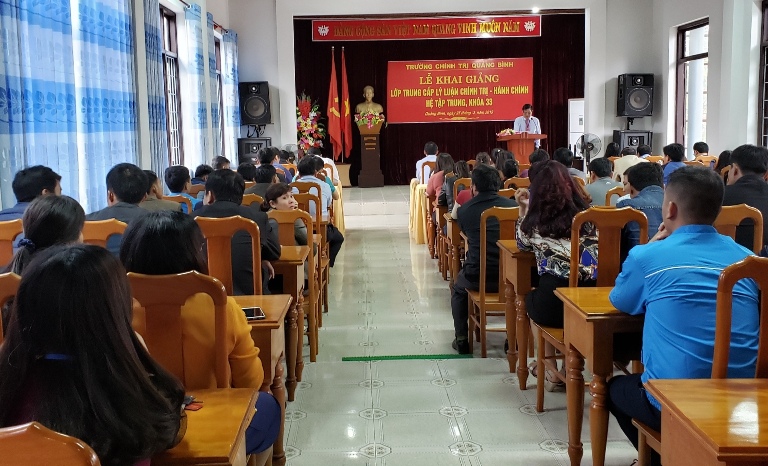 Khai giảng lớp trung cấp lý luận chính trị-hành chính hệ tập trung, khóa 33