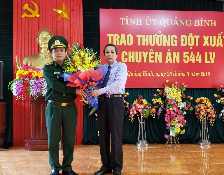 Biểu dương và khen thưởng Ban chuyên án 544Lv chặt đứt đường dây mua bán, vận chuyển 110.000 viên ma túy tổng hợp