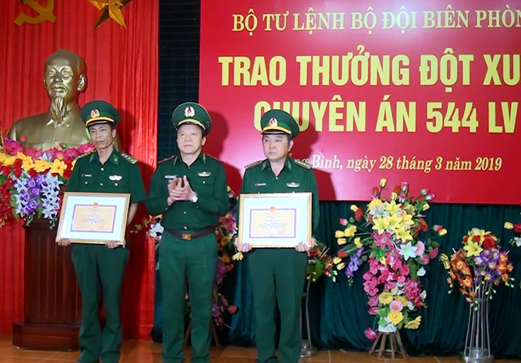Bộ Tư lệnh BĐBP trao thưởng cho Ban chuyên án 544Lv