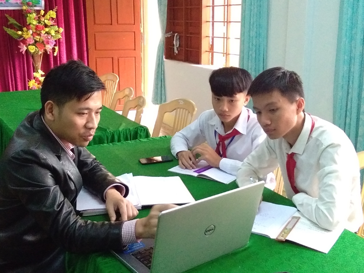 Thầy trò vùng rốn lũ đam mê sáng tạo khoa học kỹ thuật