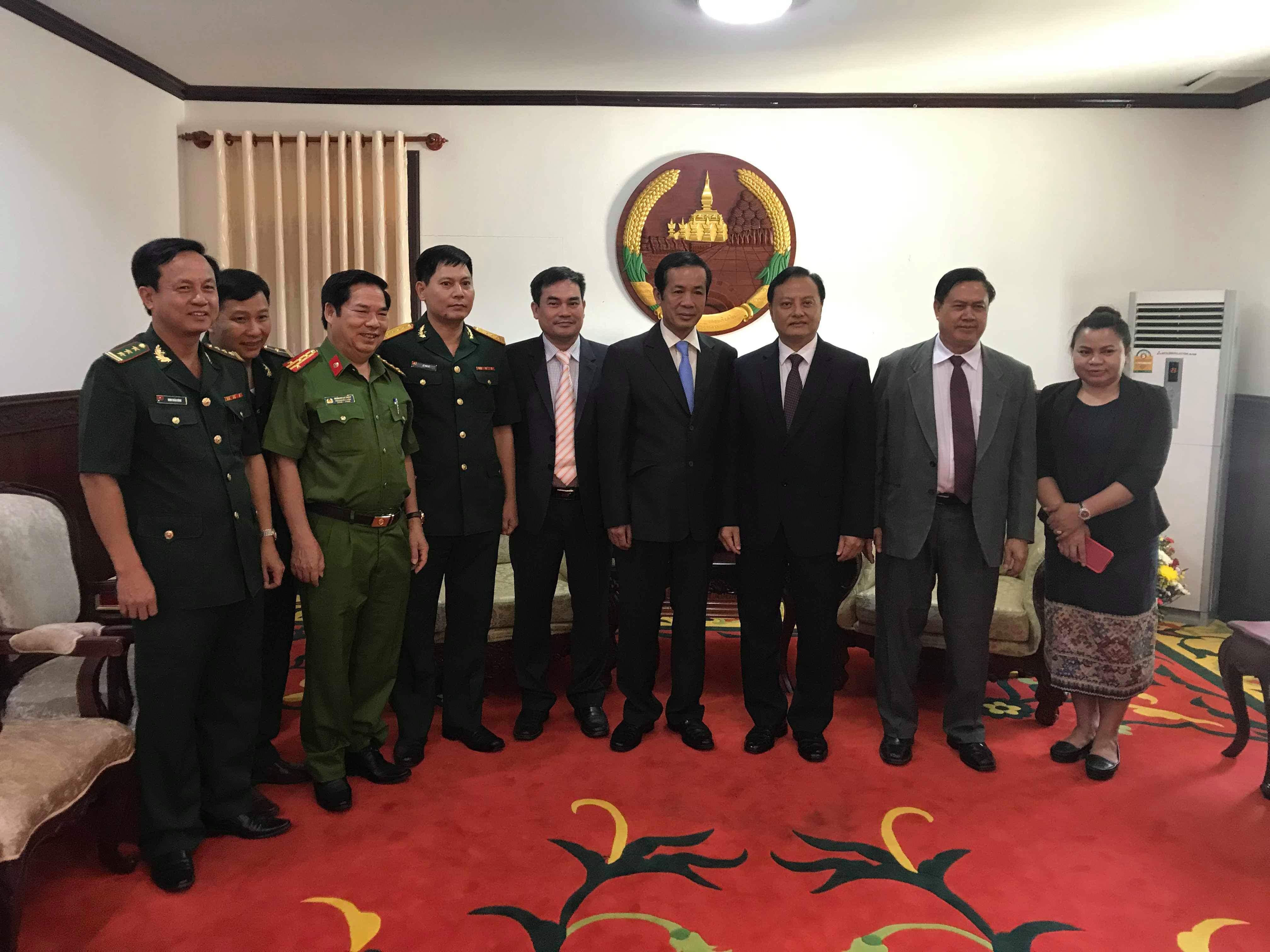 Đồng chí Chủ tịch UBND tỉnh chúc Tết Bunpimay tại tỉnh Savannakhet (Lào)