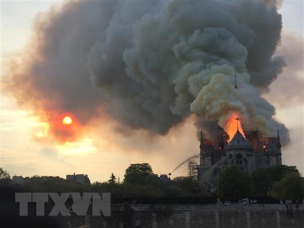 Pháp: Đã kiểm soát được đám cháy ở nhà thờ Đức Bà Paris