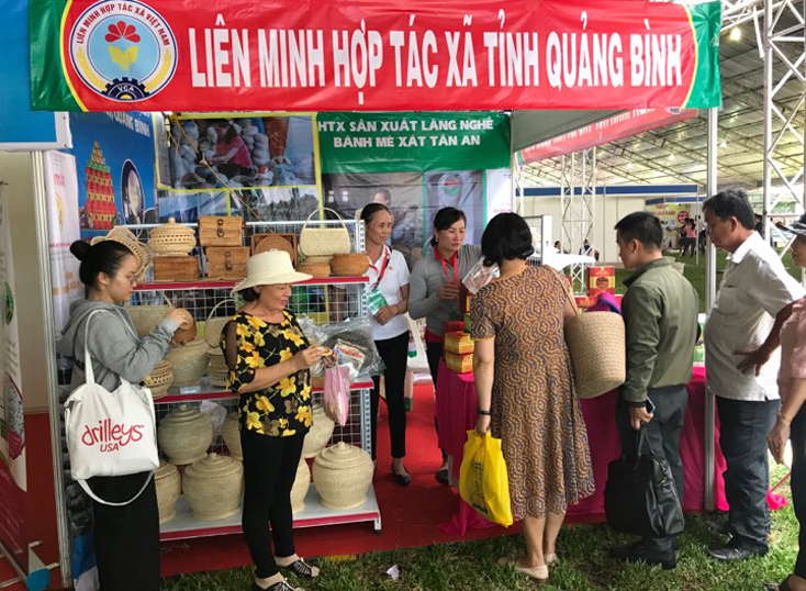 3 HTX Quảng Bình tham gia hội chợ xúc tiến thương mại và công nghệ
