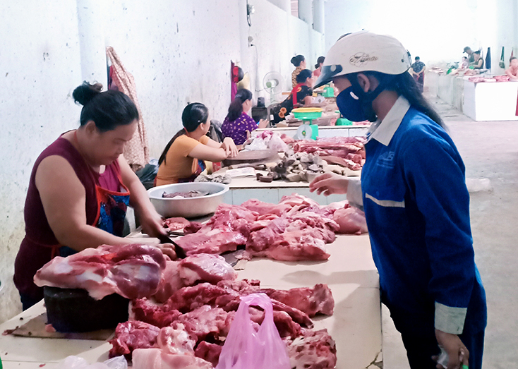 Không "quay lưng" với thịt lợn sạch