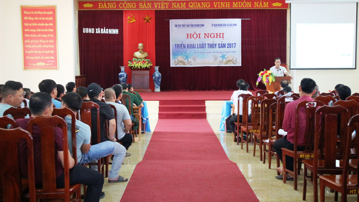Triển khai Luật Thủy sản và phổ biến một số quy định về chống khai thác hải sản bất hợp pháp