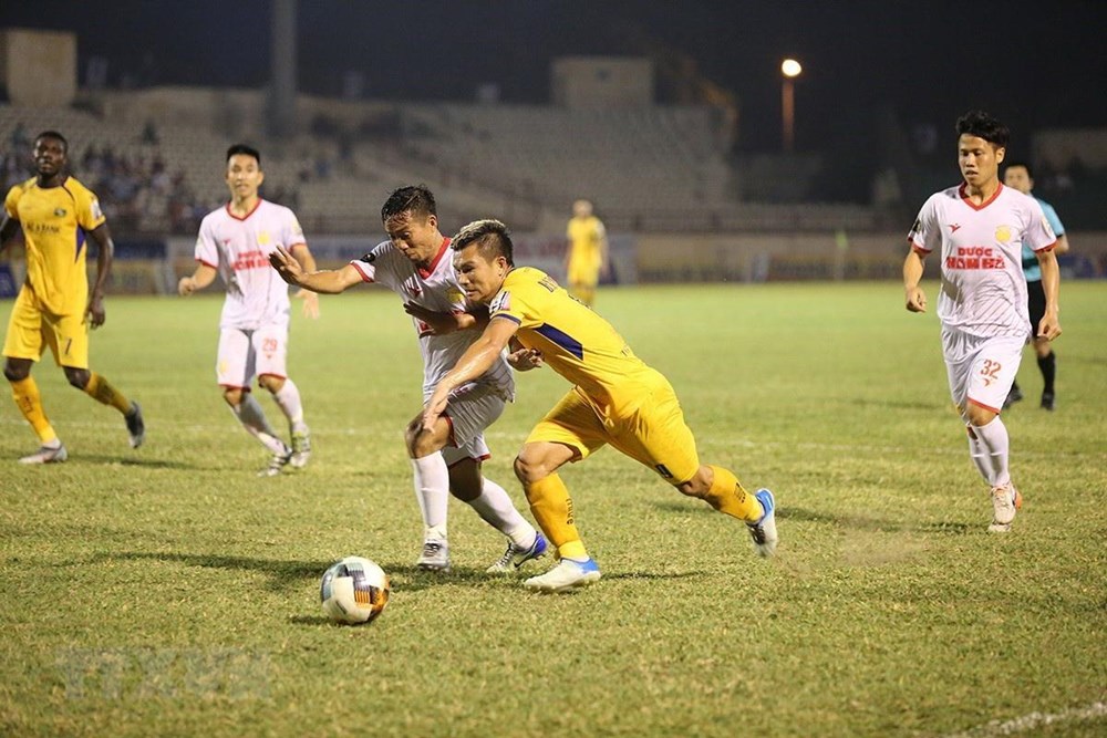 Đánh bại TP.HCM, Hà Nội FC trở lại ngôi đầu V-League 2019