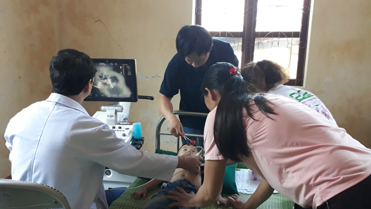 Minh Hóa:  Hơn 500 người được khám sàng lọc và tư vấn hỗ trợ phẫu thuật bệnh tim miễn phí