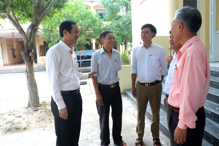 Đoàn đại biểu Quốc hội tỉnh tiếp xúc cử tri huyện Lệ Thủy và Quảng Ninh