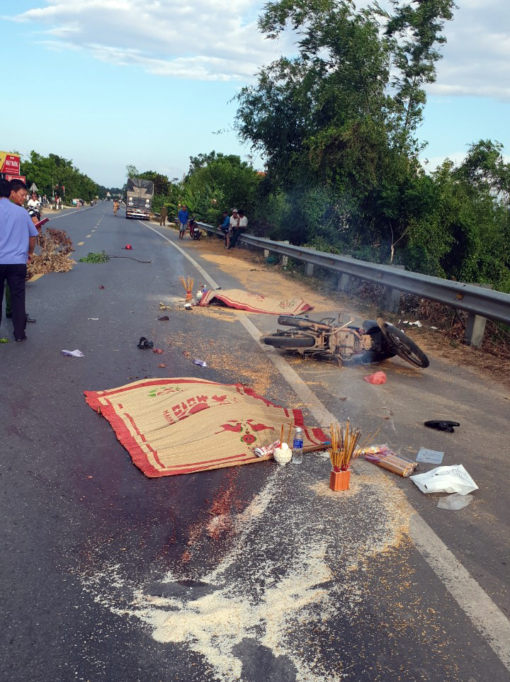 2 người tử vong sau khi va chạm với ô tô tải