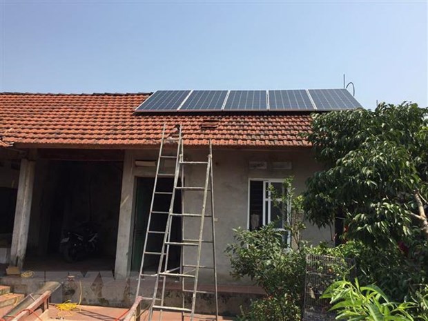 Quảng Bình xây dựng thí điểm hệ thống năng lượng điện Mặt Trời áp mái