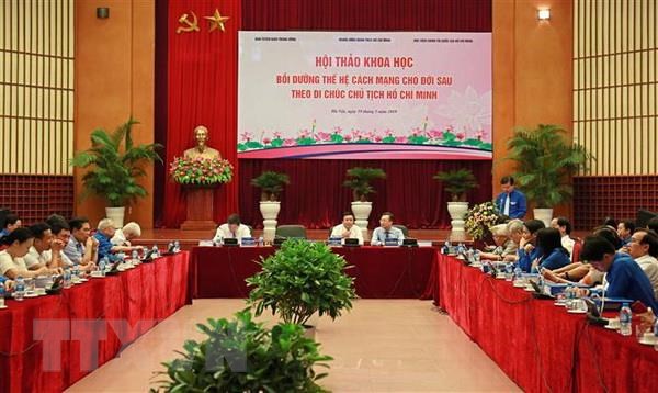 Bồi dưỡng thế hệ cách mạng cho đời sau theo Di chúc của Bác