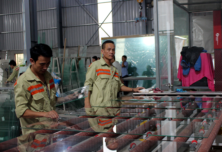 Nghịch lý cung-cầu lao động trong sản xuất công nghiệp