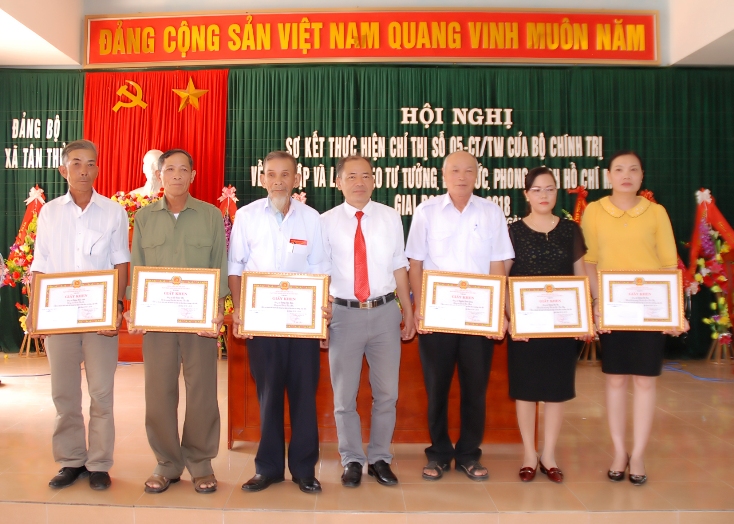 Tuổi cao gương sáng