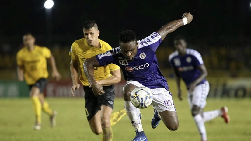 Chân sút chủ lực của Hà Nội FC nghỉ thi đấu hết mùa giải