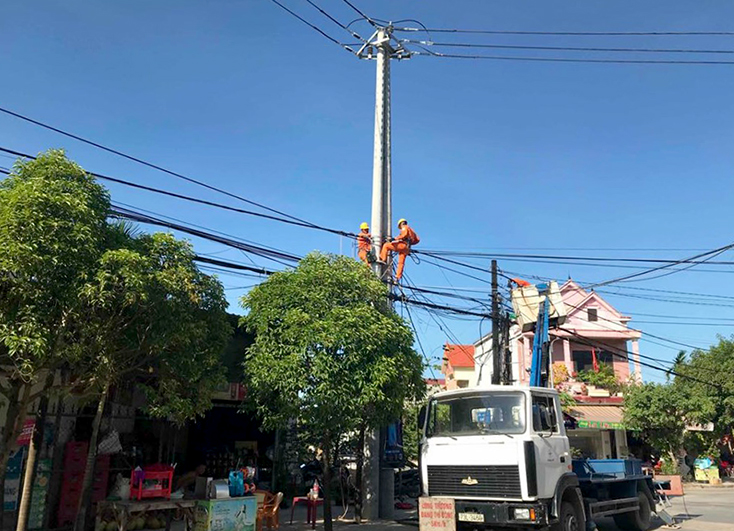Điện lực Đồng Hới: Chống quá tải các trạm biến áp, cung cấp điện ổn định
