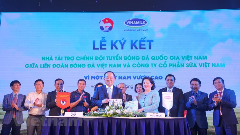 Vinamilk trở thành nhà tài trợ chính cho đội tuyển Bóng đá Việt Nam
