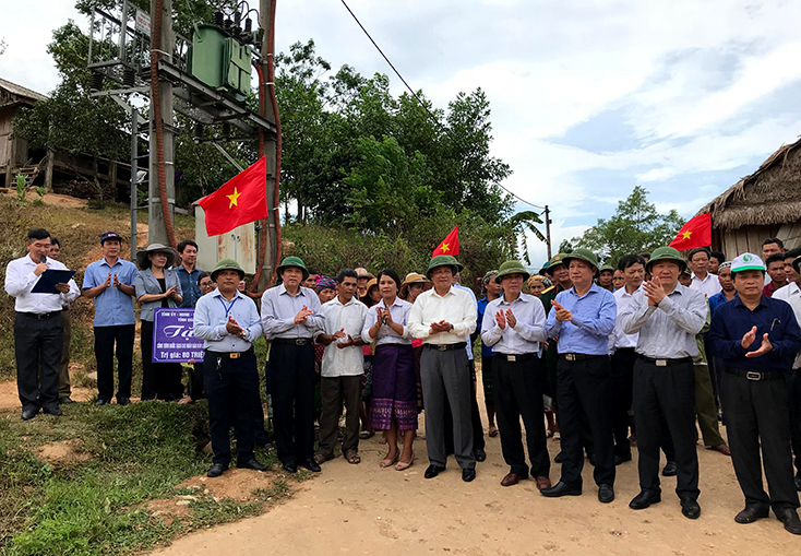 Hướng mạnh hoạt động về cơ sở