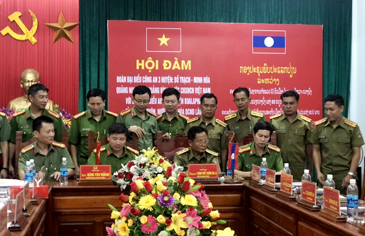 Hội đàm và ký biên bản ghi nhớ giữa các đơn vị Công an, An ninh trên tuyến biên giới Việt Nam-Lào